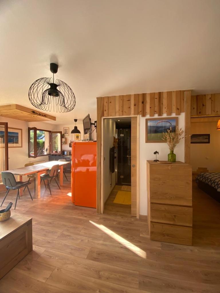 Appartement Au Calme Avec Vue Sur Les Montagnes. Sévrier エクステリア 写真